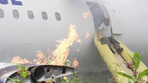 Un avion de ligne russe s'écrase à vide près de Moscou, tuant les 3 membres de l'équipage Un avion de ligne russe s'écrase à vide près de Moscou, tuant les 3 membres de l'équipage