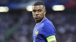 MBAPPÉ APRÈS CAMAVINGA, TCHOUAMÉNI ET MENDY, YORO DANS LE VISEUR… LE REAL MADRID ACCENTUE SA CONNEXION FRANÇAISE MBAPPÉ APRÈS CAMAVINGA, TCHOUAMÉNI ET MENDY, YORO DANS LE VISEUR… LE REAL MADRID ACCENTUE SA CONNEXION FRANÇAISE