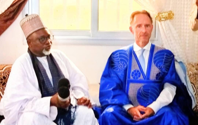 Diplomatie Religieuse- L'ambassadeur de l'UE au Sénégal reçu par le khalife de Bambilor, Thierno Amadou Ba Diplomatie Religieuse- L'ambassadeur de l'UE au Sénégal reçu par le khalife de Bambilor, Thierno Amadou Ba