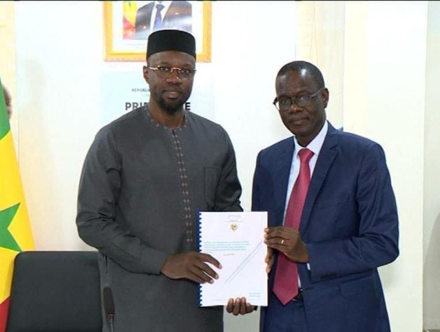 LE PRÉ-RAPPORT SUR LES TITRES ET OCCUPATIONS DU DOMAINE PUBLIC MARITIME À DAKAR REMIS AU PREMIER MINISTRE LE PRÉ-RAPPORT SUR LES TITRES ET OCCUPATIONS DU DOMAINE PUBLIC MARITIME À DAKAR REMIS AU PREMIER MINISTRE