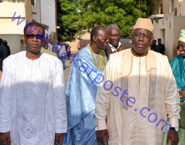 Eclipstant le ministre de la Culture, Youssou Ndour a la côte, ces temps-ci, auprès de Macky Sall Eclipstant le ministre de la Culture, Youssou Ndour a la côte, ces temps-ci, auprès de Macky Sall