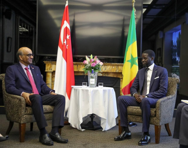 Le Chef de l'État Sénégalais a rencontré à Paris son homologue de Singapour, Tharman Shanmugaratnam Le Chef de l'État Sénégalais a rencontré à Paris son homologue de Singapour, Tharman Shanmugaratnam