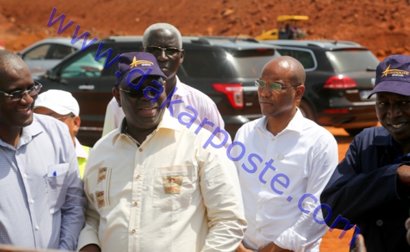 Macky Sall visite les chantiers de Diamniadio Macky Sall visite les chantiers de Diamniadio