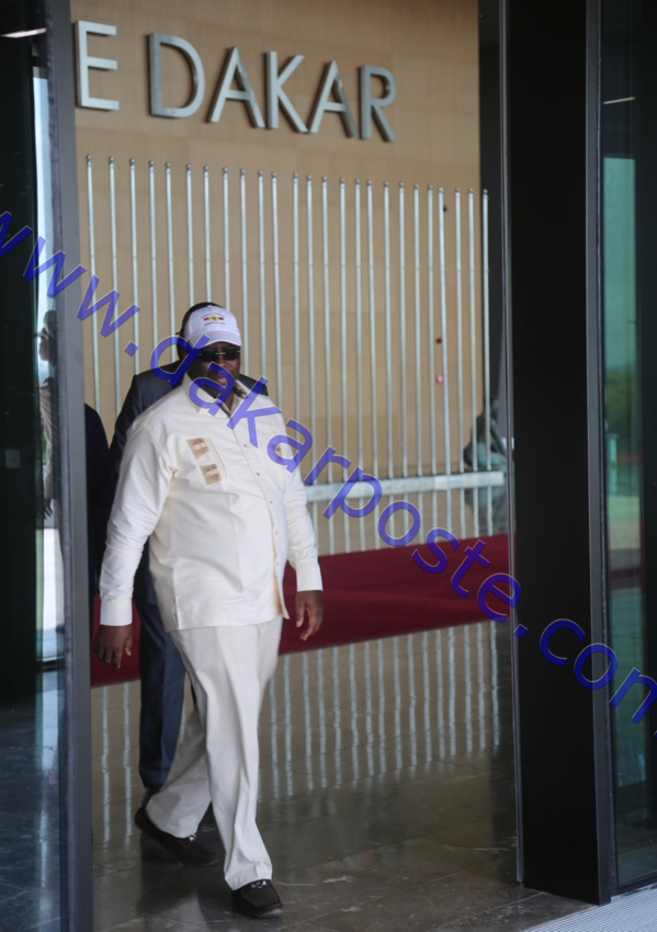 Macky Sall visite les chantiers de Diamniadio Macky Sall visite les chantiers de Diamniadio
