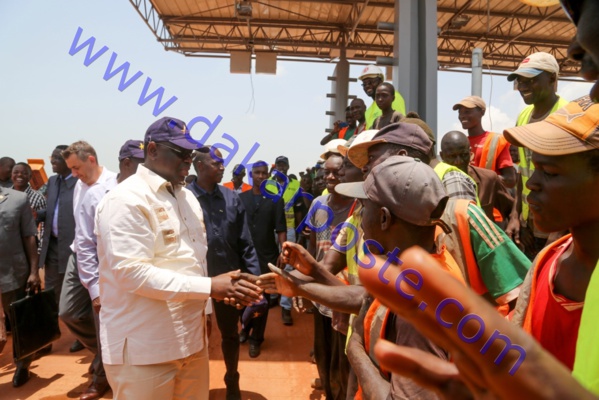 Macky Sall visite les chantiers de Diamniadio Macky Sall visite les chantiers de Diamniadio