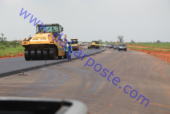 Macky Sall visite les chantiers de Diamniadio Macky Sall visite les chantiers de Diamniadio