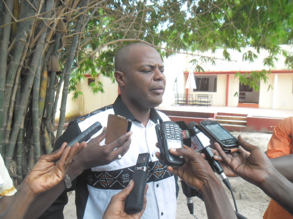 Caillassage du cortège du ministre de la Jeunesse : Mame Mbaye Niang dit n'avoir jamais été la cible de jets de pierres Caillassage du cortège du ministre de la Jeunesse : Mame Mbaye Niang dit n'avoir jamais été la cible de jets de pierres