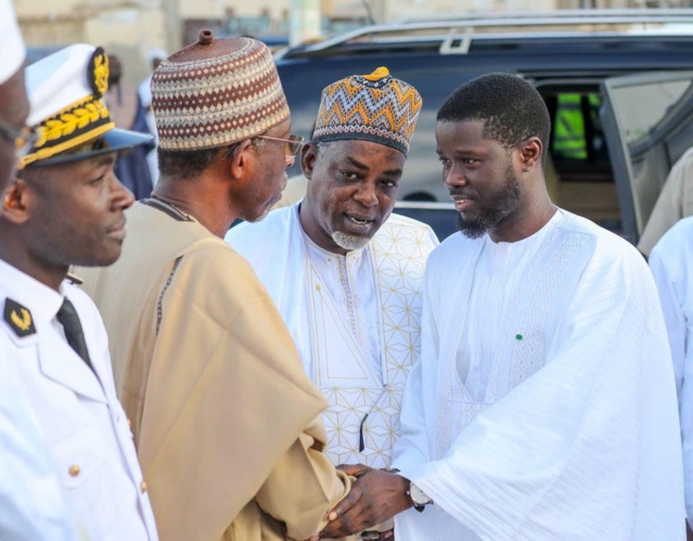Revivez en images le "ziar" du chef de l'Etat, Bassirou Diomaye Faye, auprès de la communauté layenne ! Revivez en images le "ziar" du chef de l'Etat, Bassirou Diomaye Faye, auprès de la communauté layenne !