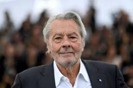 POURQUOI ALAIN DELON PARLAIT TOUJOURS DE LUI À LA TROISIÈME PERSONNE POURQUOI ALAIN DELON PARLAIT TOUJOURS DE LUI À LA TROISIÈME PERSONNE