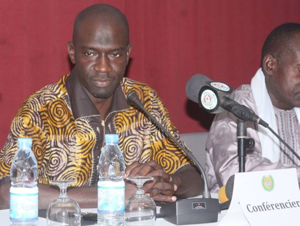 Tounkara aux douaniers: "Auriez-vous peur d’affronter la CSS ?" Tounkara aux douaniers: "Auriez-vous peur d’affronter la CSS ?"