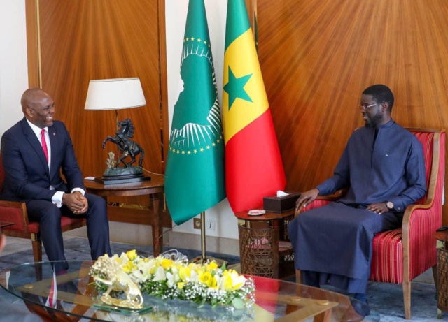 Le PDG du groupe UBA reçu par le Président Bassirou Diomaye Faye Le PDG du groupe UBA reçu par le Président Bassirou Diomaye Faye