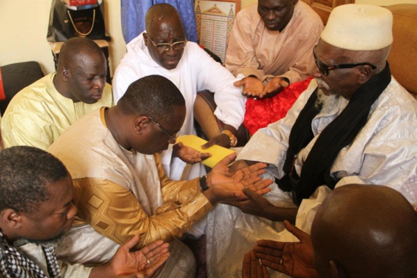 Macky Sall chez le Khalife général des Mourides aux Hlm1 Macky Sall chez le Khalife général des Mourides aux Hlm1