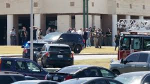 États-Unis: fusillade meurtrière dans un lycée près d'Atlanta, le suspect âgé de 14 ans arrêté États-Unis: fusillade meurtrière dans un lycée près d'Atlanta, le suspect âgé de 14 ans arrêté