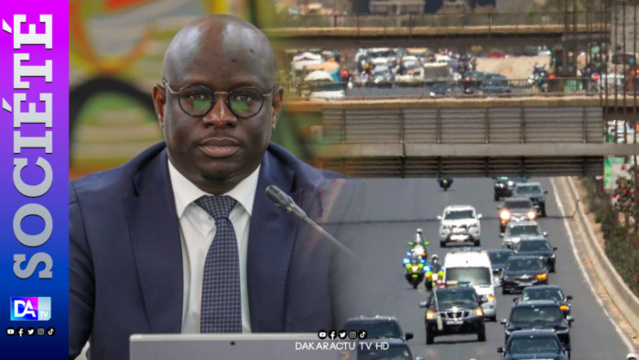 Retour vers Dakar - La voiture d’un ministre qui accompagnait le PM perd son pneu sur l’autoroute à péage Retour vers Dakar - La voiture d’un ministre qui accompagnait le PM perd son pneu sur l’autoroute à péage