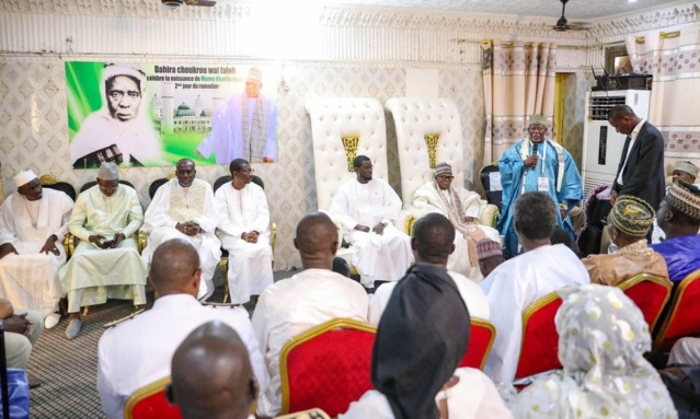 Après Médina Baye, le président Diomaye s'est rendu chez le khalif de Léona Niassène Après Médina Baye, le président Diomaye s'est rendu chez le khalif de Léona Niassène