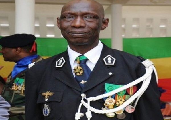 "J’EXIGE UN PLAN SÉNÉGAL NORMAL AVANT UN PLAN SÉNÉGAL EMERGENT". LE COUP DE GUEULE DU COLONEL AZIZ NDAW SCANDALEUSEMENT BLOQUÉ AU HANGAR DE L'AÉROPORT