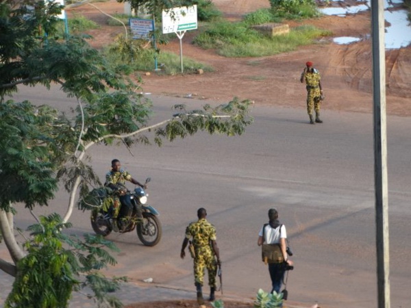 Course poursuite entre les populations et les Eléments du RSP. Course poursuite entre les populations et les Eléments du RSP.