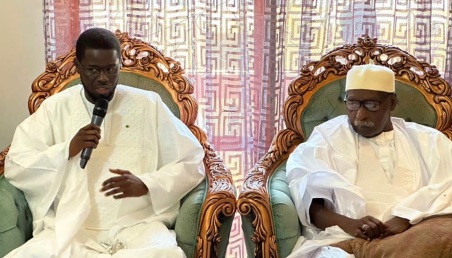 Les images de l'arrivée du Pr Bassirou Diomaye Faye à Tivaouane Les images de l'arrivée du Pr Bassirou Diomaye Faye à Tivaouane