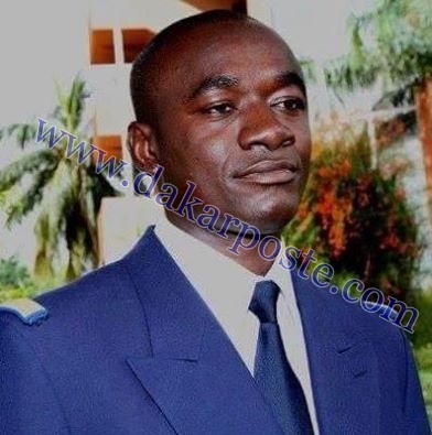 Voici le commandant Aziz KORHOGO, l'homme qui détient le Président et les ministres burkinabés Voici le commandant Aziz KORHOGO, l'homme qui détient le Président et les ministres burkinabés