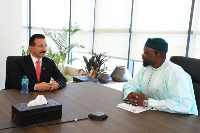 Le PDG de DP World, Sultan Ahmed Bin Sulayem, reçu par le Pm Ousmane Sonko Le PDG de DP World, Sultan Ahmed Bin Sulayem, reçu par le Pm Ousmane Sonko