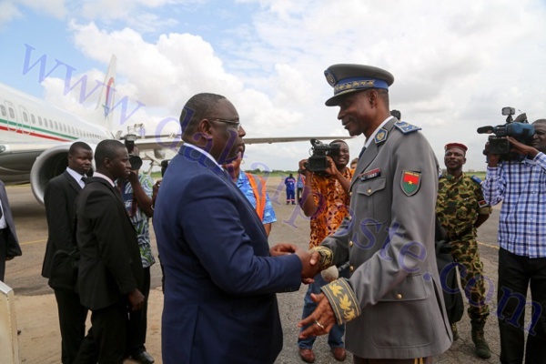 Arrivée de Macky Sall à Ouagadougou Arrivée de Macky Sall à Ouagadougou