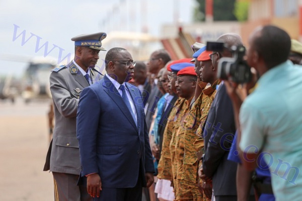 Arrivée de Macky Sall à Ouagadougou Arrivée de Macky Sall à Ouagadougou