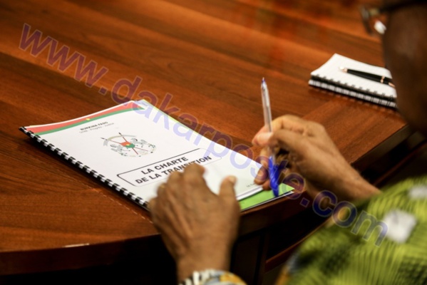 Les images de la rencontre entre le Président Macky Sall et le groupe de facilitateurs Burkinabé. Les images de la rencontre entre le Président Macky Sall et le groupe de facilitateurs Burkinabé.