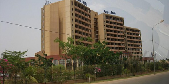 Burkina : situation tendue à Ouagadougou après l’irruption de militants pro-CND à l’hôtel LaÏco Burkina : situation tendue à Ouagadougou après l’irruption de militants pro-CND à l’hôtel LaÏco