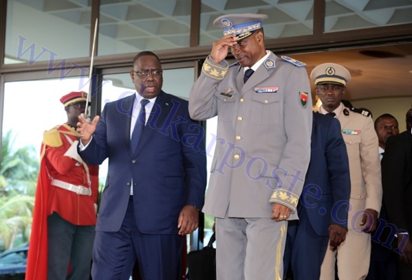 Crise au Burkina Faso : 5 questions à Macky Sall ! Crise au Burkina Faso : 5 questions à Macky Sall !