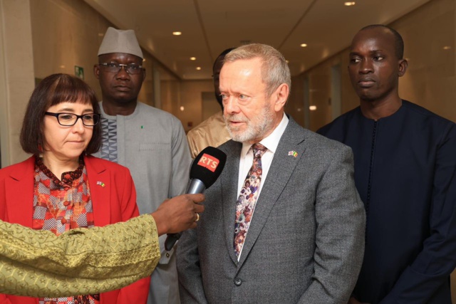 Le Ministre britannique chargé de l’Afriqu reçu ce vendredi par le Premier Ministre Ousmane SONKO Le Ministre britannique chargé de l’Afriqu reçu ce vendredi par le Premier Ministre Ousmane SONKO