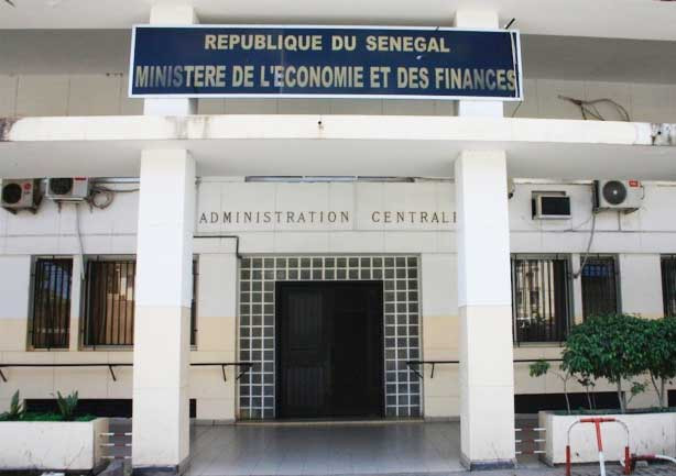 SÉNÉGAL- 4 cadres du ministère des finances et 3 présumés complices déférés dans le cadre de la “reddition des comptes” SÉNÉGAL- 4 cadres du ministère des finances et 3 présumés complices déférés dans le cadre de la “reddition des comptes”