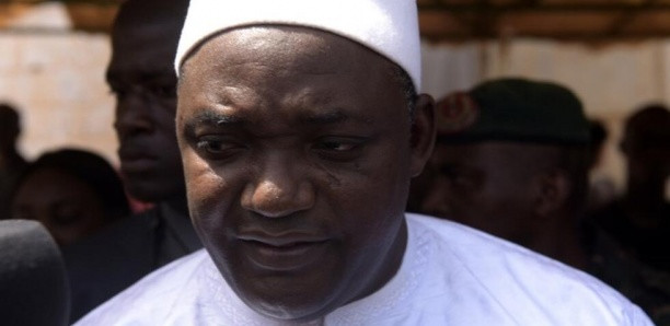 Gambie : Le président Barrow menace de poursuivre en justice un journal qui lui désigne un dauphin Gambie : Le président Barrow menace de poursuivre en justice un journal qui lui désigne un dauphin