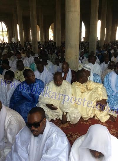 Images prières Tabaski 2015 à la Grande Mosquee de Touba