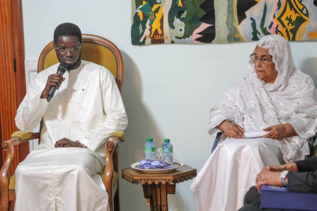 Le président Diomaye Faye a présenté ses condoléances à la fratrie éplorée de feu Amadou. Makhtar Mbow Le président Diomaye Faye a présenté ses condoléances à la fratrie éplorée de feu Amadou. Makhtar Mbow