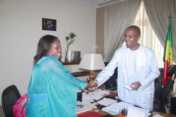 Elle, c'est Sophie Barro de l'Observateur! Elle, c'est Sophie Barro de l'Observateur!