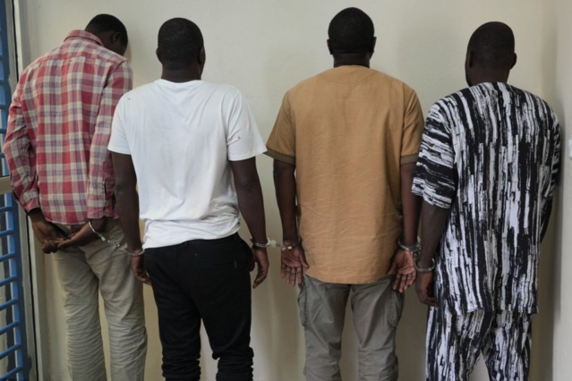 KEUR MASSAR | SAISIE DE 500 KG DE CHANVRE INDIEN ET DE FAUX BILLETS D’UNE VALEUR D’UN MILLIARD DE FRANCS CFA PAR LA GENDARMERIE, 4 INDIVIDUS ARRÊTÉS KEUR MASSAR | SAISIE DE 500 KG DE CHANVRE INDIEN ET DE FAUX BILLETS D’UNE VALEUR D’UN MILLIARD DE FRANCS CFA PAR LA GENDARMERIE, 4 INDIVIDUS ARRÊTÉS