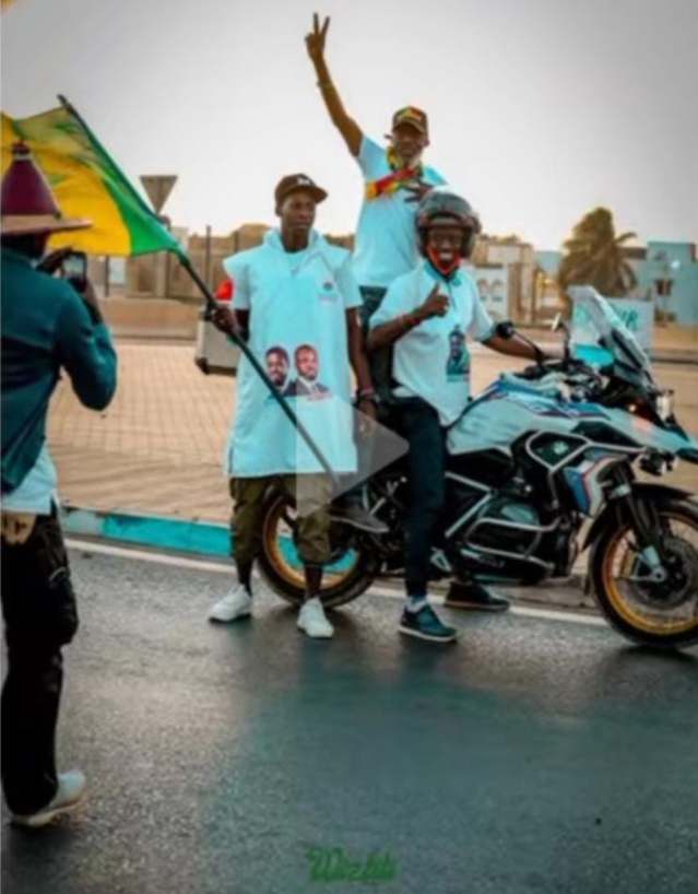 Suite et pas fin de cette prise de bec entre Macky, sa dame et une militante de Pastef- Pourquoi Aïcha Camara garde  une dent contre l'ex président de la République
