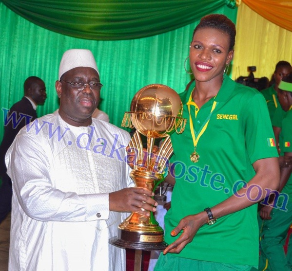 Pourquoi Macky Sall a ajourné la récompense promise aux Lionnes du Basket Pourquoi Macky Sall a ajourné la récompense promise aux Lionnes du Basket