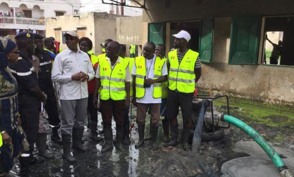 Année scolaire 2015/20160-Écoles inondées, abris provisoires, déficit de tables-bancs et d’enseignants: L’État force la rentrée Année scolaire 2015/20160-Écoles inondées, abris provisoires, déficit de tables-bancs et d’enseignants: L’État force la rentrée