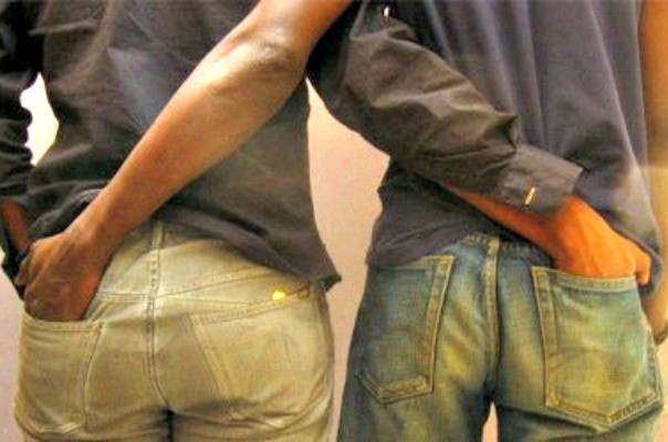Drame au cœur de Mbour : Quand un caleçon déchiré mène à la violence entre deux partenaires homosexuels Drame au cœur de Mbour : Quand un caleçon déchiré mène à la violence entre deux partenaires homosexuels