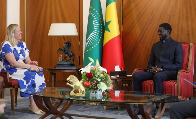 Le Président Bassirou Diomaye Faye a reçu la commissaire européenne aux partenariats internationaux Le Président Bassirou Diomaye Faye a reçu la commissaire européenne aux partenariats internationaux