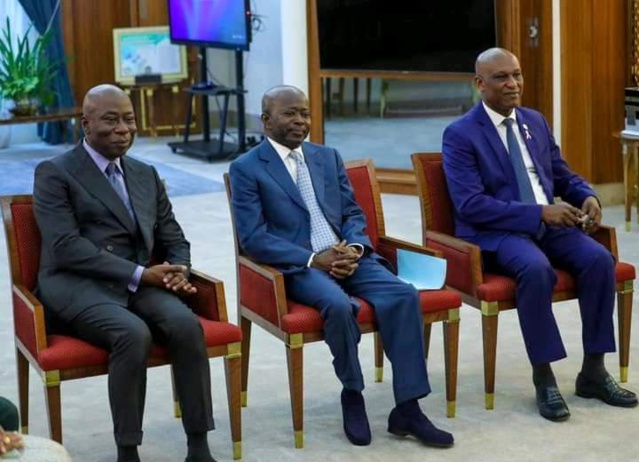 Le Président Bassirou Diomaye Faye a reçu le président du Comité International Olympique (CIO) Le Président Bassirou Diomaye Faye a reçu le président du Comité International Olympique (CIO)