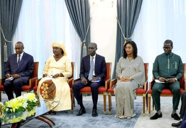 Le Président Bassirou Diomaye Faye a reçu le président du Comité International Olympique (CIO) Le Président Bassirou Diomaye Faye a reçu le président du Comité International Olympique (CIO)