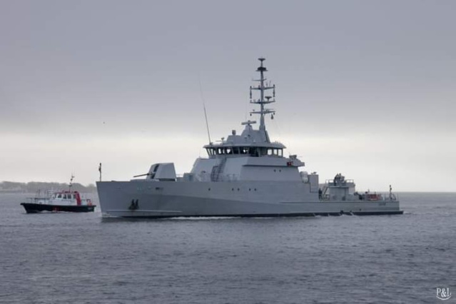 Visite du Président à bord du patrouilleur "Cayor" de la Marine nationale Visite du Président à bord du patrouilleur "Cayor" de la Marine nationale