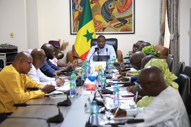 Situation de crue du fleuve Sénégal- Le Pm, Ousmane Sonko, a présidé, ce dimanche , une réunion interministérielle exceptionnelle Situation de crue du fleuve Sénégal- Le Pm, Ousmane Sonko, a présidé, ce dimanche , une réunion interministérielle exceptionnelle
