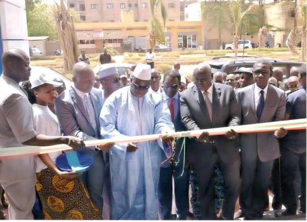 Inauguration Siège Port Autonome de Dakar à Bamako Sous la Présidence du Ministre Malien des Transports (Boubou Bleu, Bonnet Blanc)