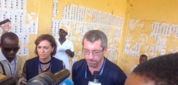 Les observateurs de l’UE font le point à la mi-journée de vote en Guinée : « La CENI n’est pas aussi prête qu’elle le prétendait ». Les observateurs de l’UE font le point à la mi-journée de vote en Guinée : « La CENI n’est pas aussi prête qu’elle le prétendait ».