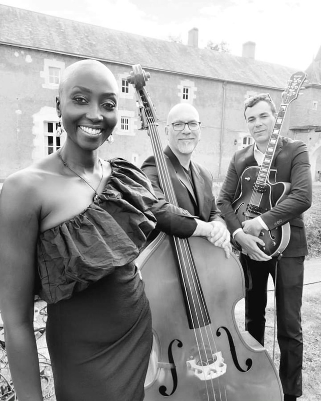 La chanteuse franco-sénégalaise de jazz-blues Ndeye Khady Mboup se lance dans le 7e Art avec la nouvelle série "Échec et Mat" La chanteuse franco-sénégalaise de jazz-blues Ndeye Khady Mboup se lance dans le 7e Art avec la nouvelle série "Échec et Mat"