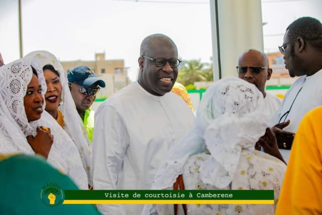 Campagne électorale pour les législatives anticipées-Le maire, Babacar Mbengue, opte pour la stratégie du porte-à-porte Campagne électorale pour les législatives anticipées-Le maire, Babacar Mbengue, opte pour la stratégie du porte-à-porte