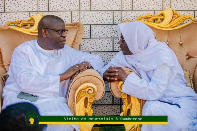 Campagne électorale pour les législatives anticipées-Le maire, Babacar Mbengue, opte pour la stratégie du porte-à-porte Campagne électorale pour les législatives anticipées-Le maire, Babacar Mbengue, opte pour la stratégie du porte-à-porte
